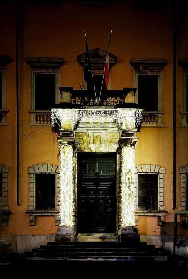 B&B "La Bottega D'Arte" Carrara Exterior photo